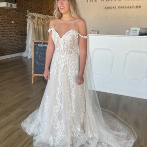 Elegant White Lace Wedding Dress